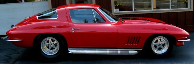 1967 Rally Red w/Black Stinger Chevrolet Corvette Coupe