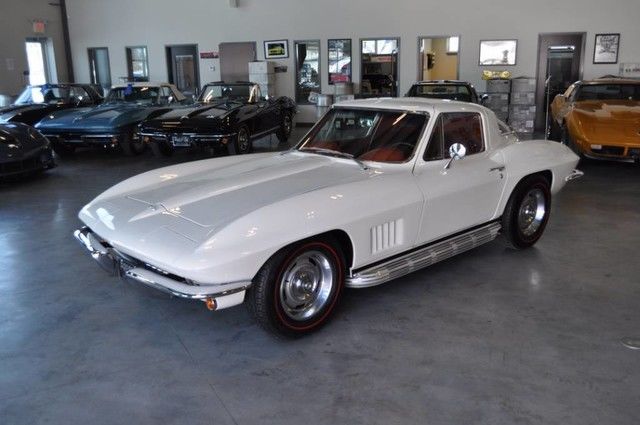 1967 White Chevrolet Corvette Coupe
