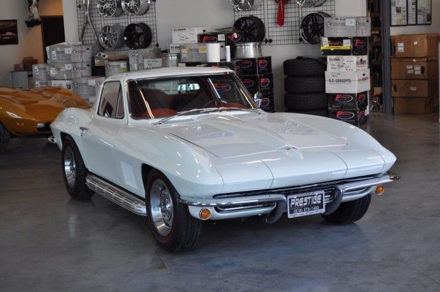 1967 White Chevrolet Corvette Coupe