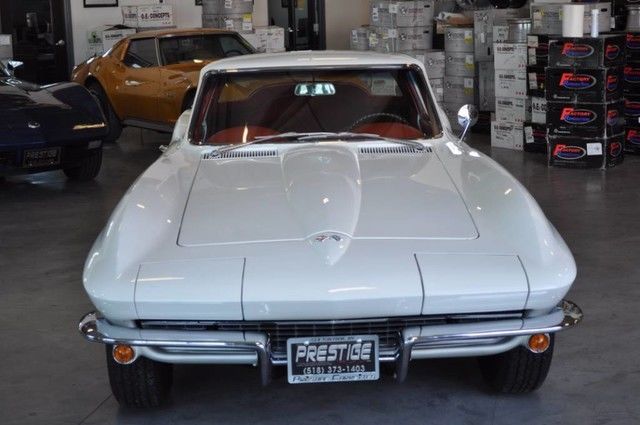 1967 White Chevrolet Corvette Coupe