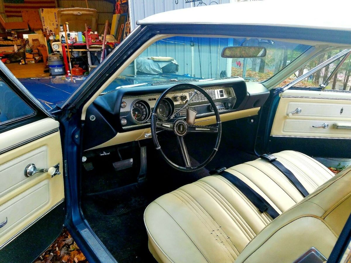 1967 Tahoe Turquoise / Provential White Oldsmobile Cutlass Coupe