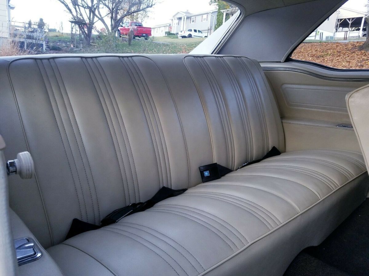 1967 Tahoe Turquoise / Provential White Oldsmobile Cutlass Coupe