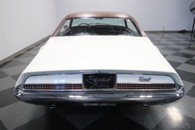 1967 White Oldsmobile Toronado