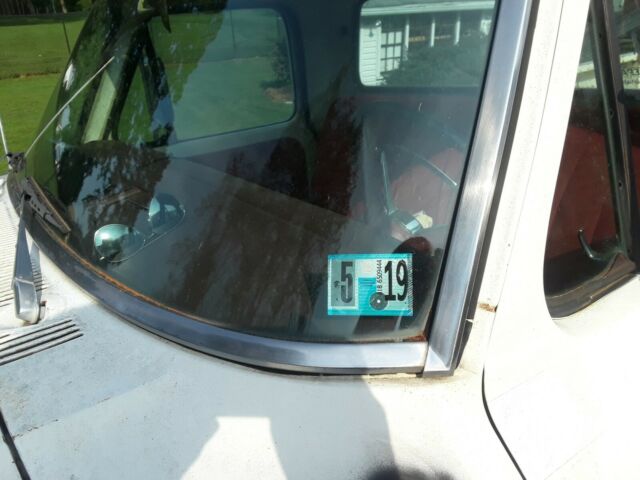 1967 White Ford F-250 Standard Cab Pickup