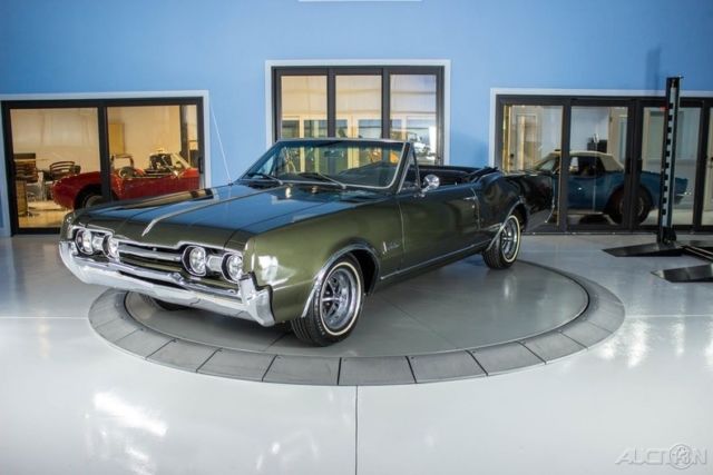 1967 Gray Oldsmobile Cutlass