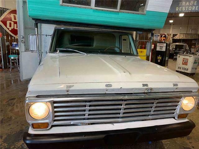 1967 White Ford Camper Equiped 18ft Chassis