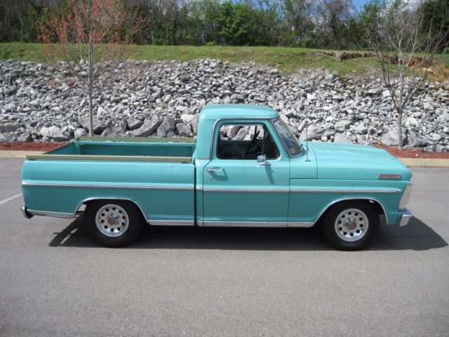 1967 LUNAR GREEN Ford F-100