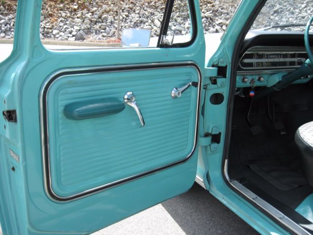 1967 LUNAR GREEN Ford F-100