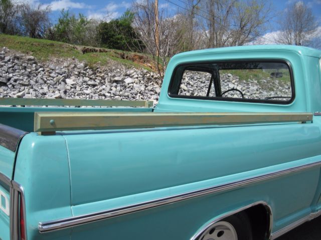 1967 LUNAR GREEN Ford F-100