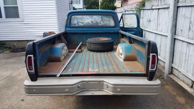 1967 Green Ford F-250