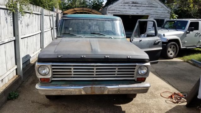 1967 Green Ford F-250
