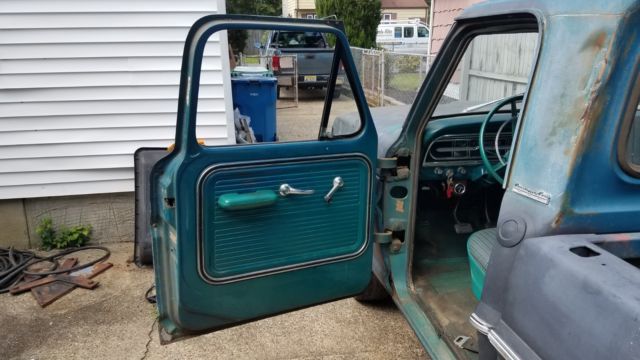 1967 Green Ford F-250