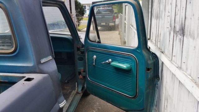 1967 Green Ford F-250