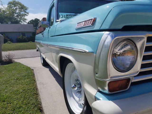 1967 Blue/White Ford F-100 Cab & Chassis