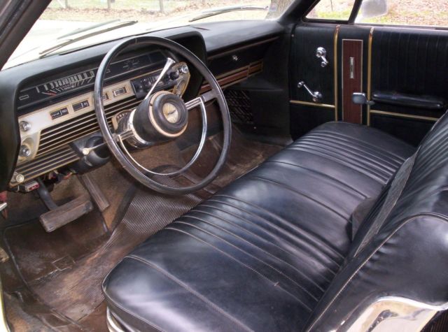 1967 Yellow Ford Galaxie Fastback