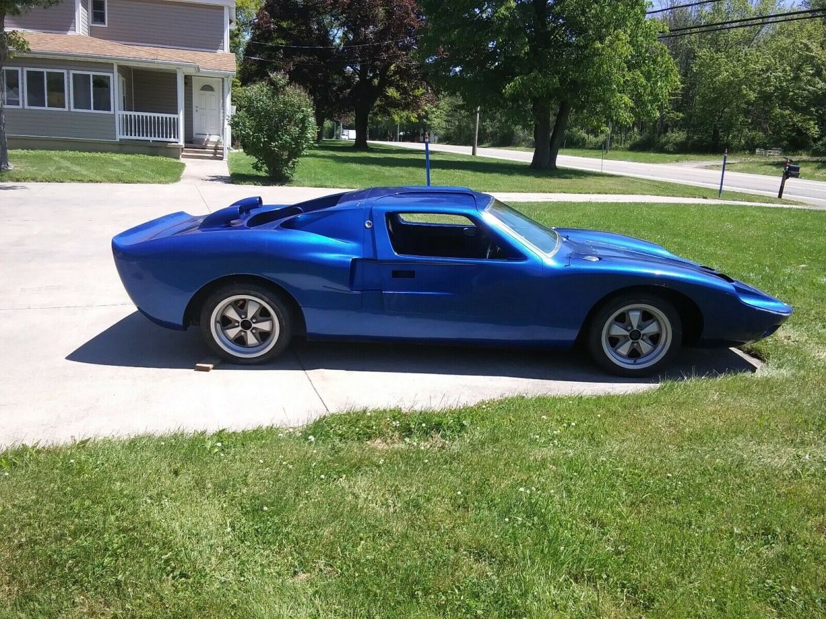 1967 Blue Ford GT 40