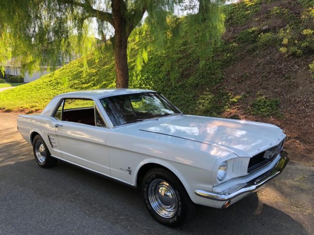 1967 Peralescent White Ford Mustang Coupe