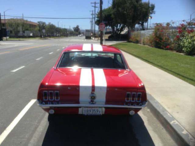1967 RED WIT WHITE Ford Mustang Coupe