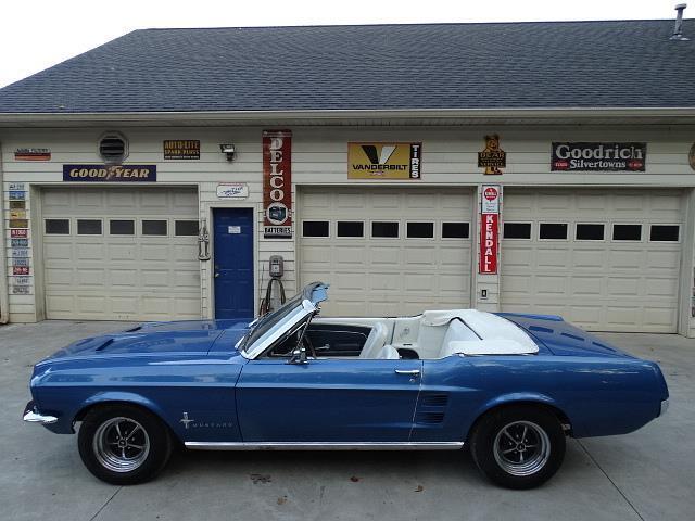 1967 Blue Ford MUSTANG CONVERTIBLE