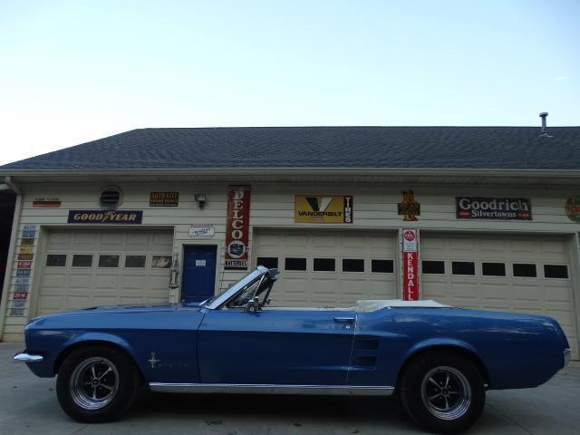 1967 Blue Ford MUSTANG CONVERTIBLE