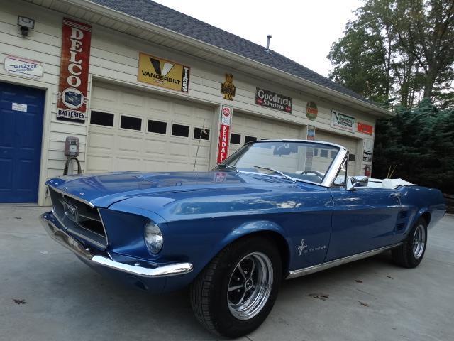 1967 Blue Ford MUSTANG CONVERTIBLE