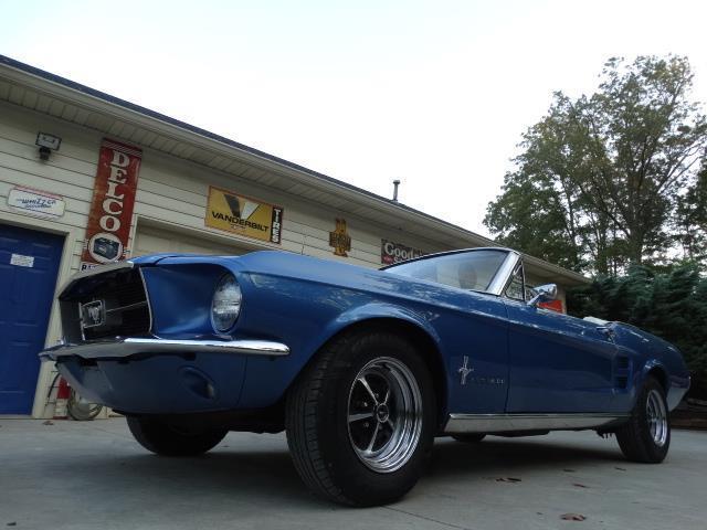 1967 Blue Ford MUSTANG CONVERTIBLE