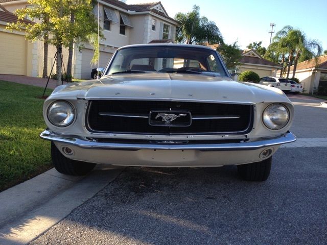19670000 Pebble Beige Ford Mustang U/K