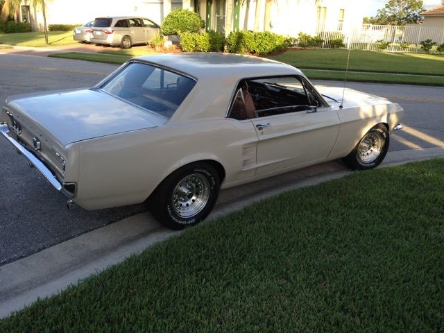 19670000 Pebble Beige Ford Mustang U/K