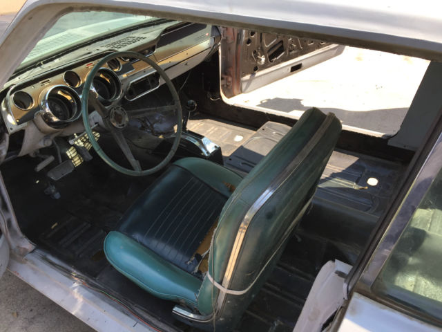 1967 Primer Ford Mustang