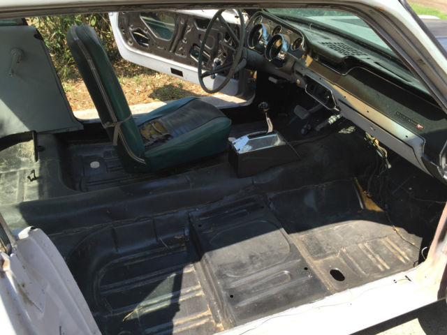 1967 Primer Ford Mustang