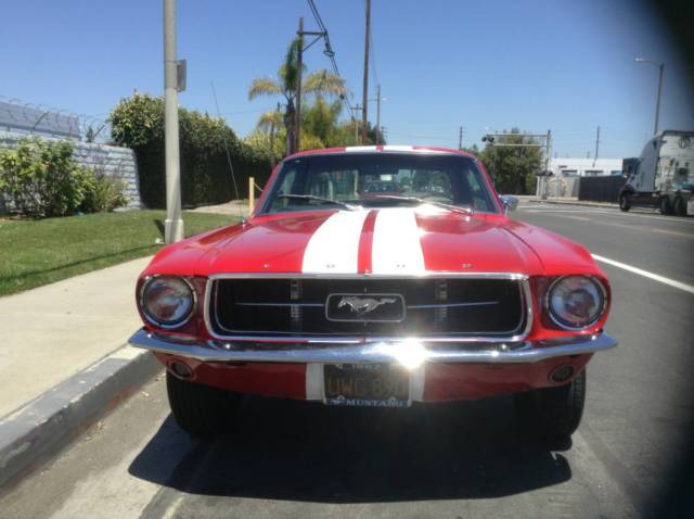 1967 RED WIT WHITE Ford Mustang Coupe