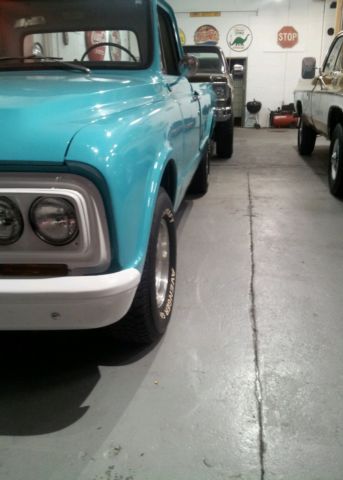 1967 turquoise Chevrolet C-10 Standard Cab Pickup