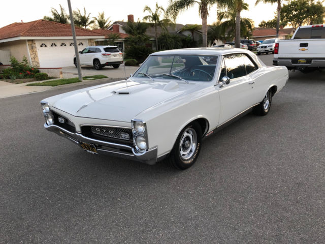 1967 White Pontiac GTO Coupe