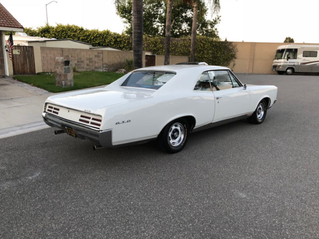 1967 White Pontiac GTO Coupe