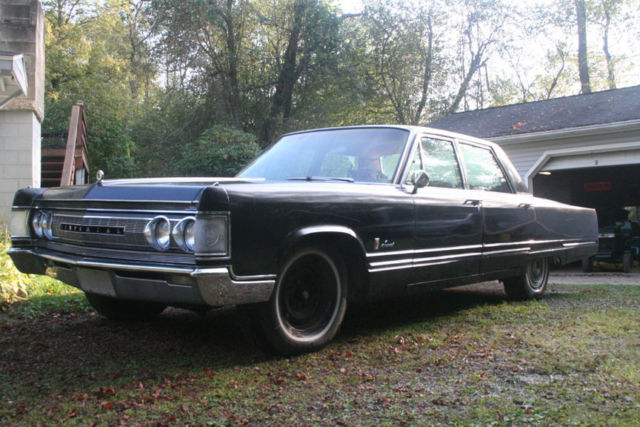 1967 Black Chrysler Imperial Sedan