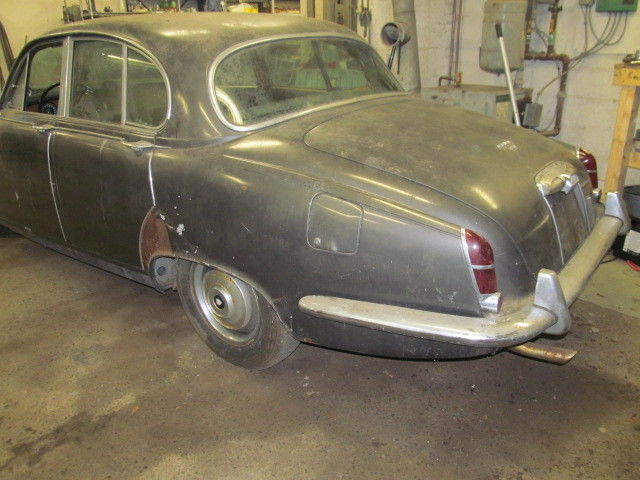 1967 Green Jaguar 420 Sedan