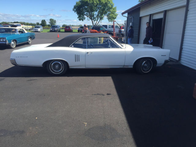 1967 White Pontiac Le Mans Coupe