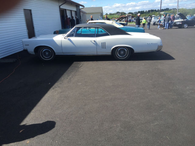 1967 White Pontiac Le Mans Coupe