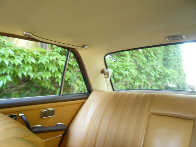 1967 Dark Red Brown DB460 Mercedes-Benz 200-Series Sedan