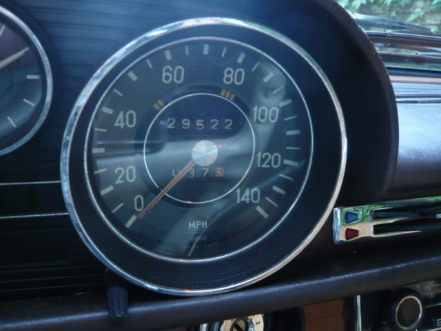 1967 Dark Red Brown DB460 Mercedes-Benz 200-Series Sedan