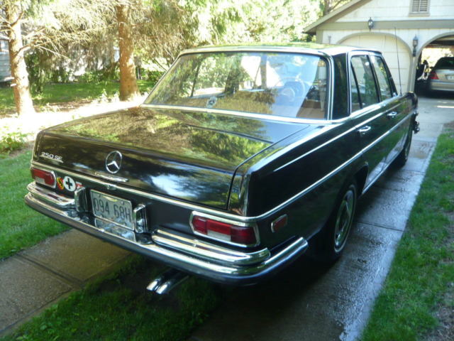 1967 Dark Red Brown DB460 Mercedes-Benz 200-Series Sedan