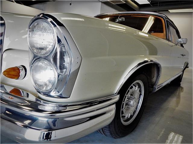 1967 Beige Mercedes-Benz 200-Series Convertible