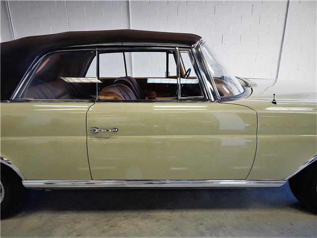 1967 Beige Mercedes-Benz 200-Series Convertible