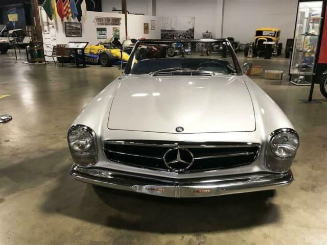 1967 Silver Mercedes-Benz 200-Series --
