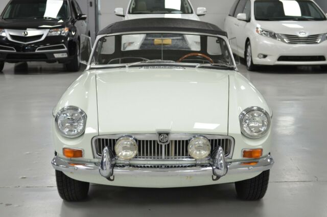 1967 White MG MGB Convertible