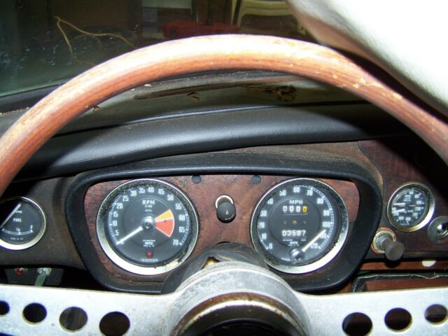 1967 British Racing Green (BRG) MG MGB Hatchback