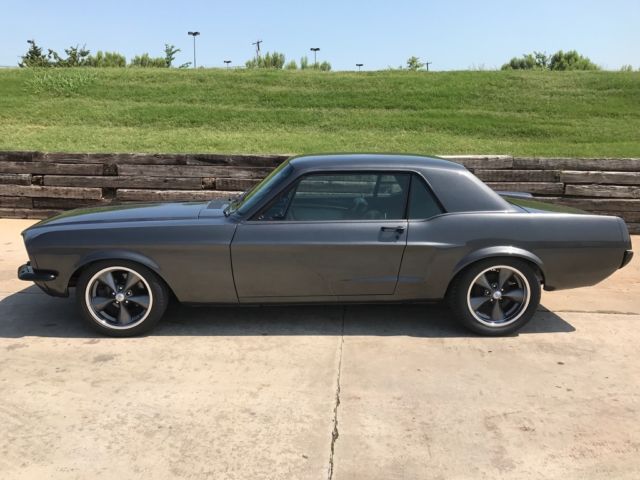 1967 Magnetic grey Ford Mustang Coupe