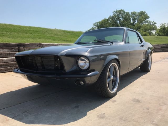 1967 Magnetic grey Ford Mustang Coupe