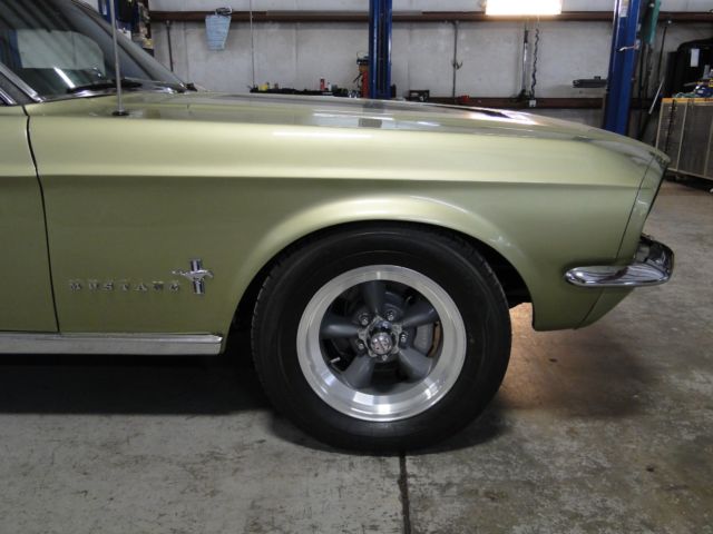 1967 lime gold Ford Mustang