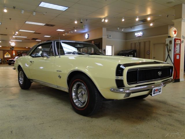 1967 Yellow Chevrolet Camaro